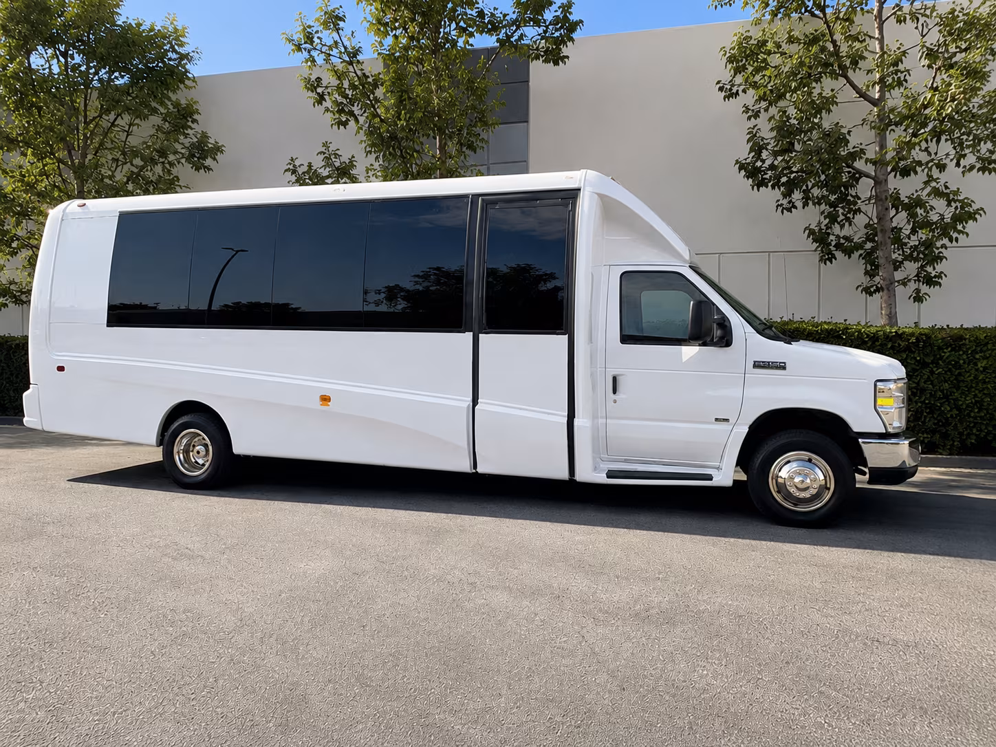 Newport News Airport Shuttle & Transportation party bus exterior